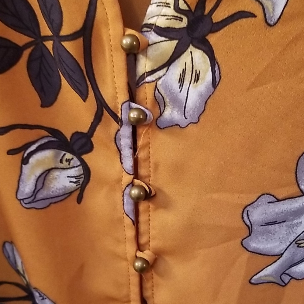 VEGAN ROMANTICS Fall Blouse - Picture 5 of 7